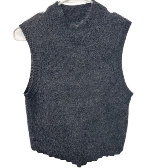Stitch and Line Sleeveless Mockneck Sweater NWOT L - Picture 1 of 2